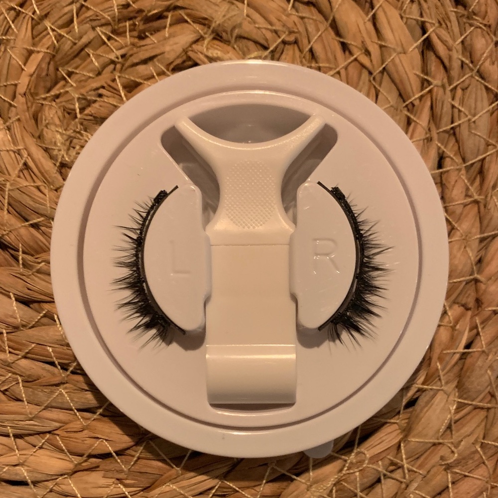 Cat eye Black False Eyelashes with Applicator